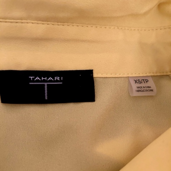 Tahari Lemon Yellow Short Sleeve Ruffle Blouse NWOT - Picture 4 of 4